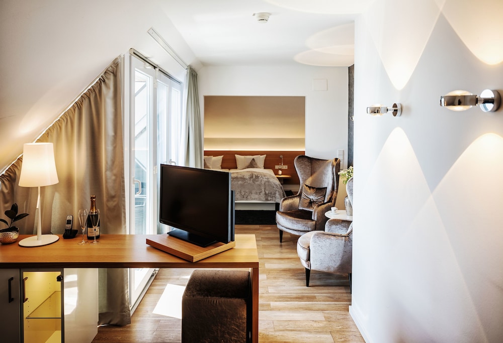 Deluxe Double Room, Balcony, Lake View photo 1