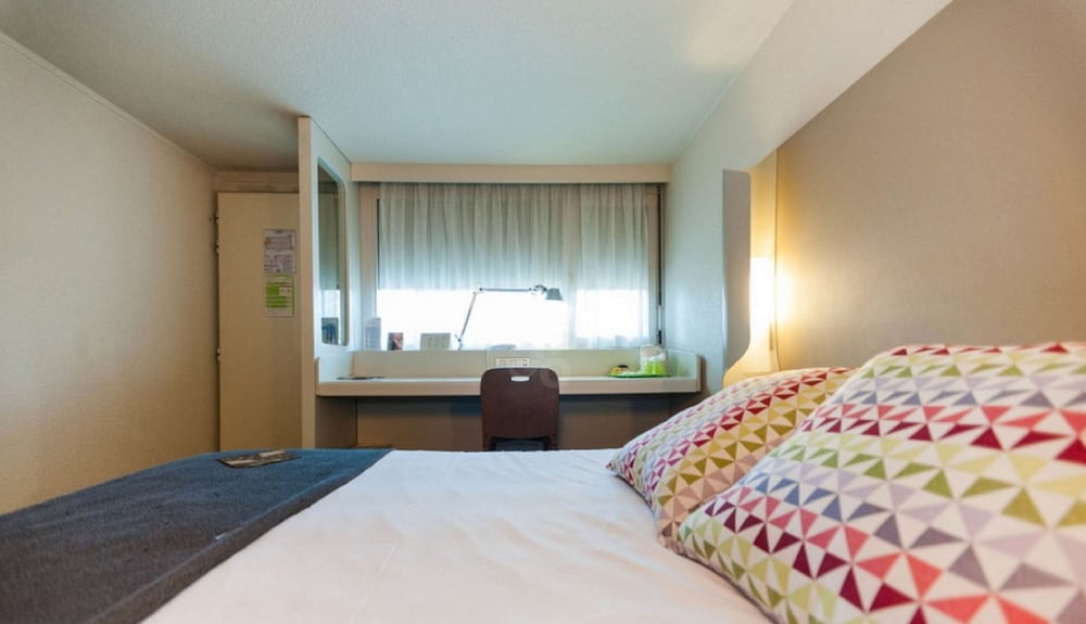 Standard Room, 1 Double Bed - Photo 10