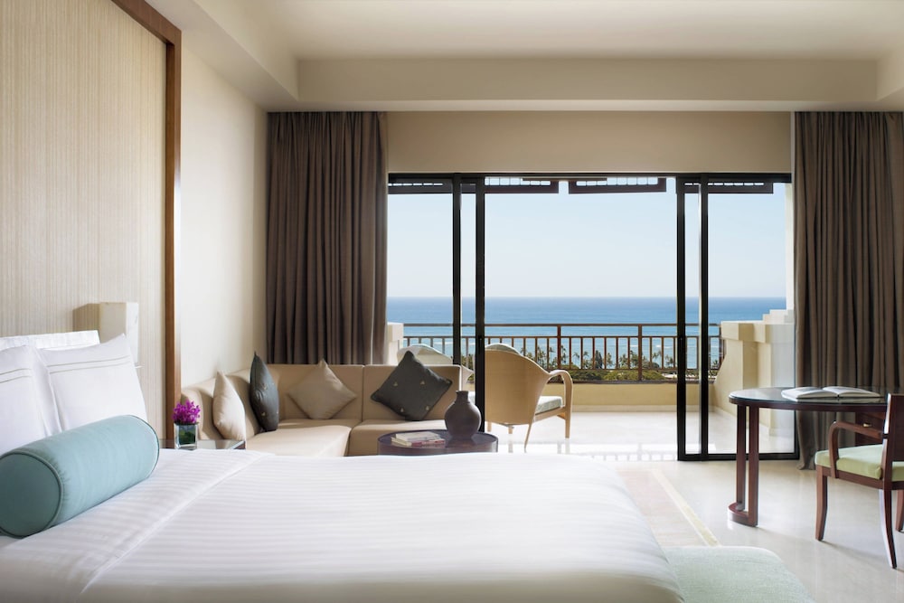 1BR Club Ocean View Suite photo 2