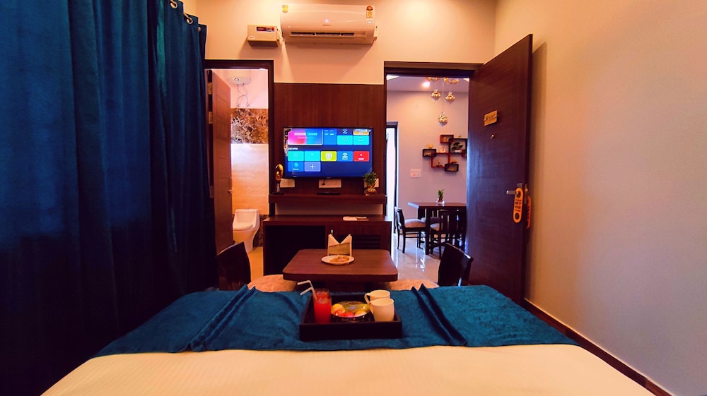 Executive Room, Balcony - Photo 10