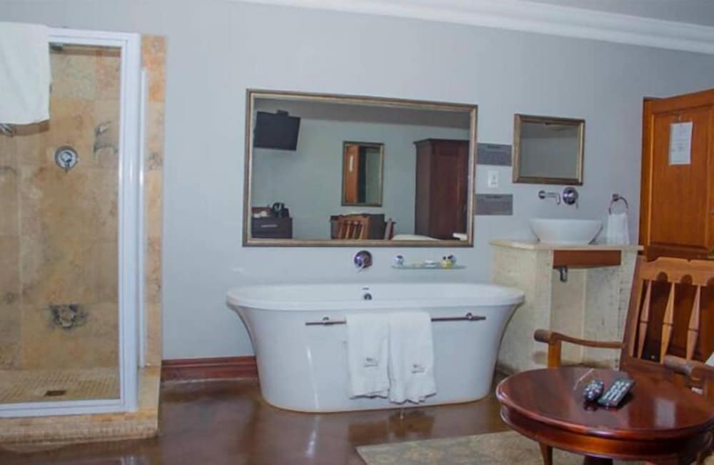 Standard Room photo 2