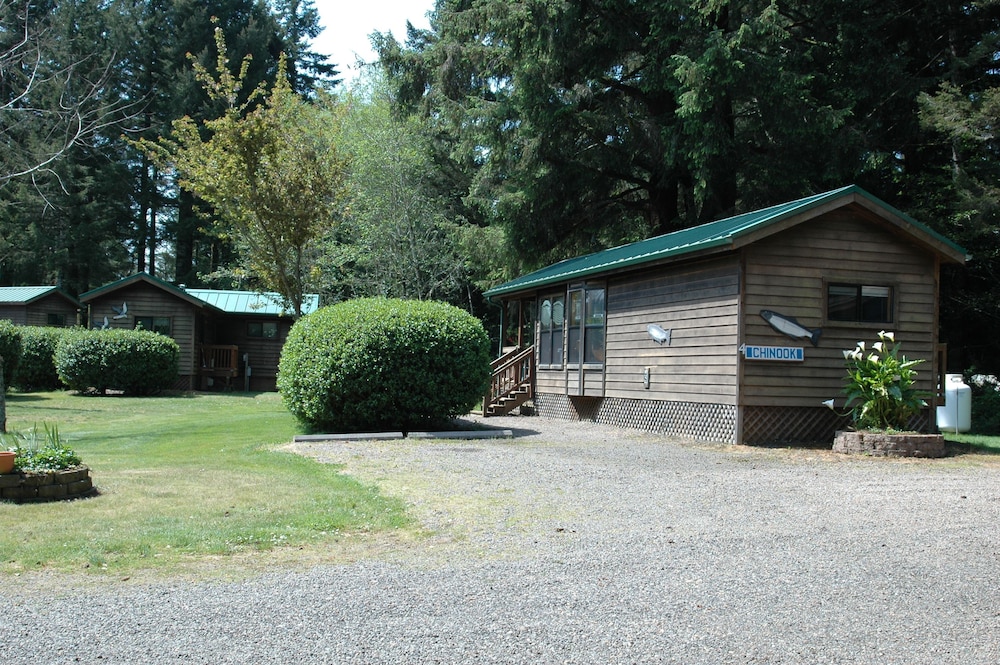 Classic Cabin, 2 Bedrooms photo 3