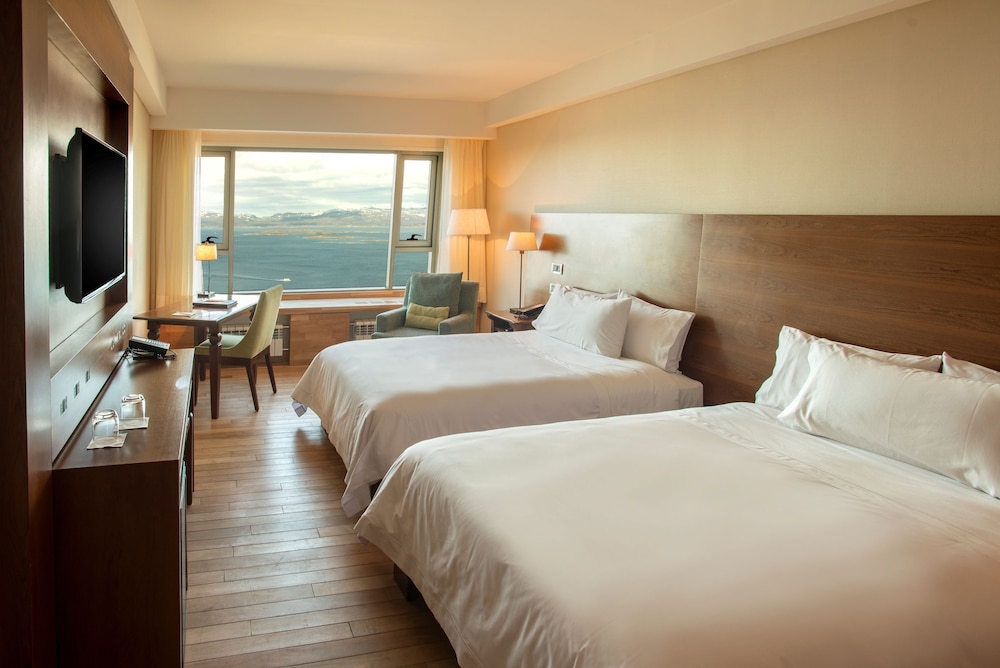 Deluxe Room, 2 Double Beds, Sea View (Family Plan)