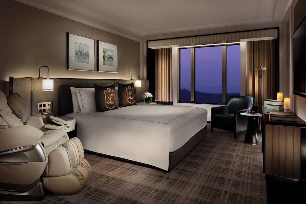 Windsor Suite King - Photo 1