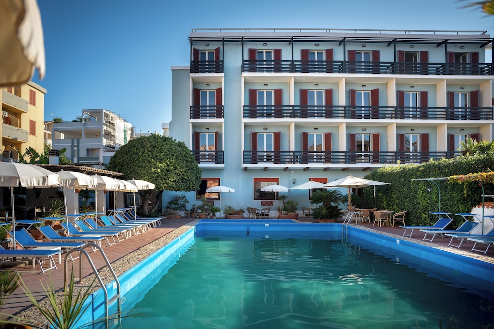 Superior Double or Twin Room, Balcony, Pool View