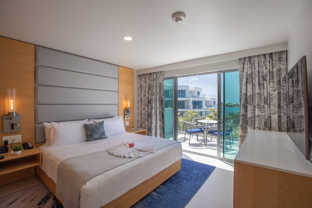 Pool View Junior Suite