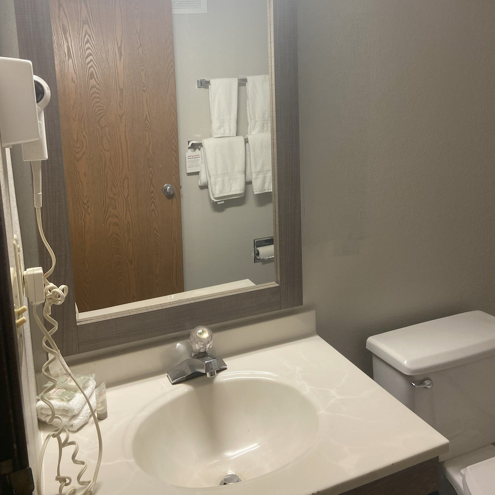 Superior Room, 1 King Bed, Non Smoking - Photo 7
