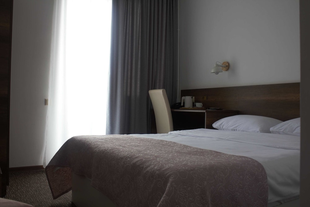 Standard Single Room, 1 King Bed, Balcony photo 1