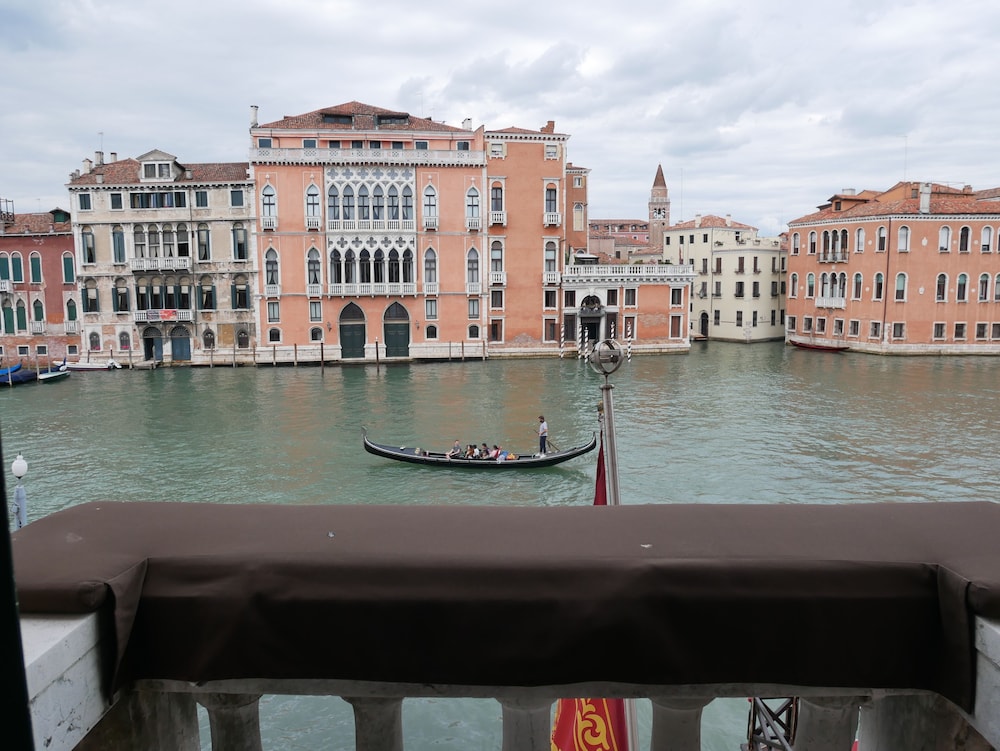 Exclusive Room, Canal View, Overwater photo 3