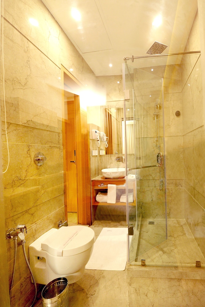 Deluxe Double Room, 1 Double Bed, City View - Photo 2