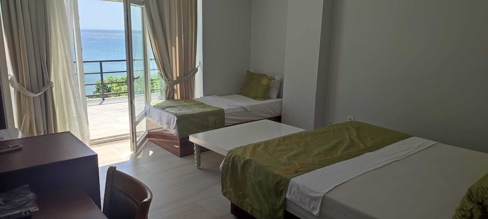Deluxe Room, 1 Bedroom, Sea View photo 3