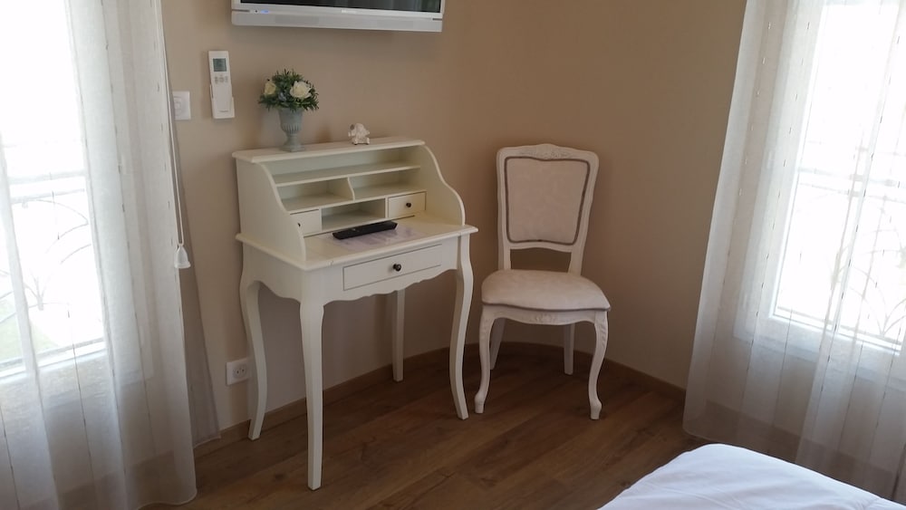 Superior Double Room, 1 Queen Bed, Ensuite (Romantique), photo 6