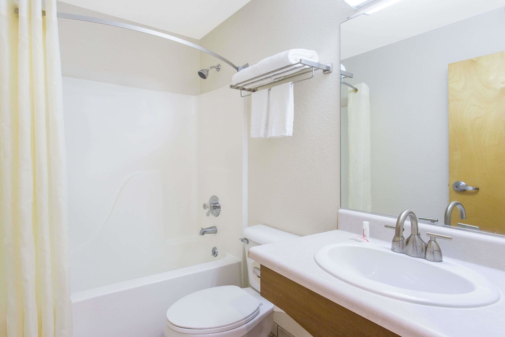 Studio Suite, 2 Queen Beds, Non Smoking, Hot Tub - Photo 3
