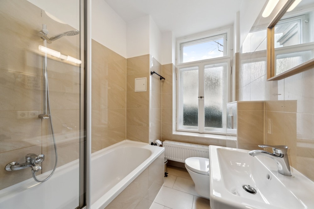 Two-Bedroom Suite (Ground Floor) photo 3