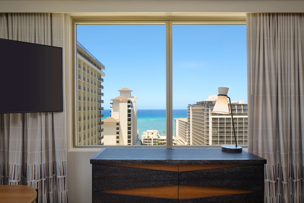 Premium Suite, 1 Bedroom, Ocean View, Corner (Balcony) thumbnail 5