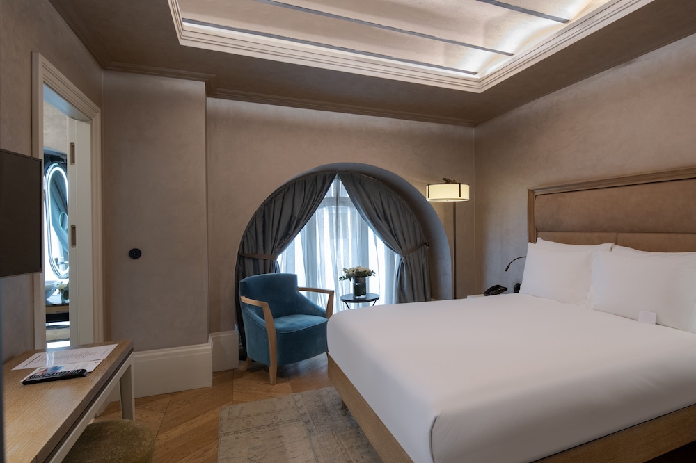 Superior Room, 1 Queen Bed (City Signature Room)