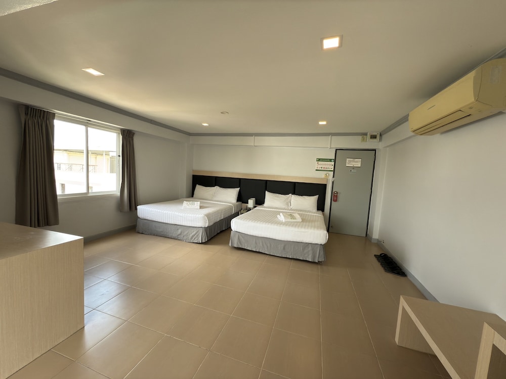 Superior Quadruple Room photo 2