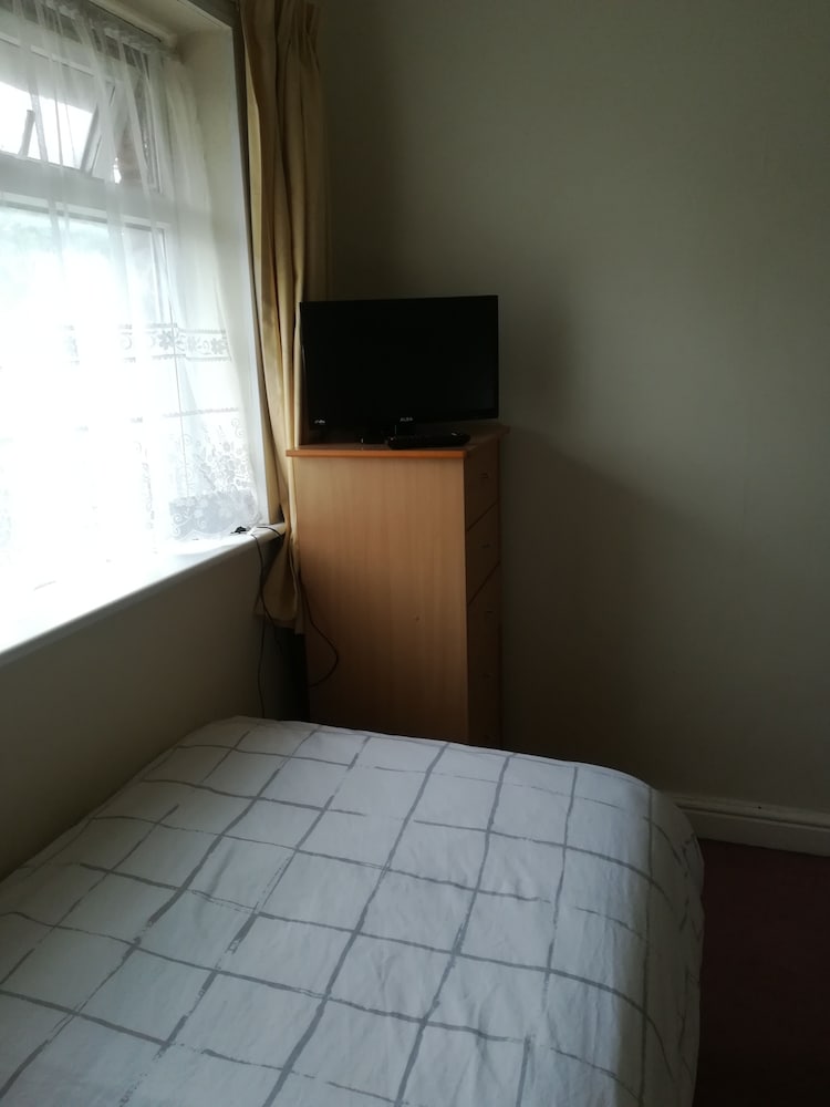 Economy Single Room, Shared Bathroom photo 1