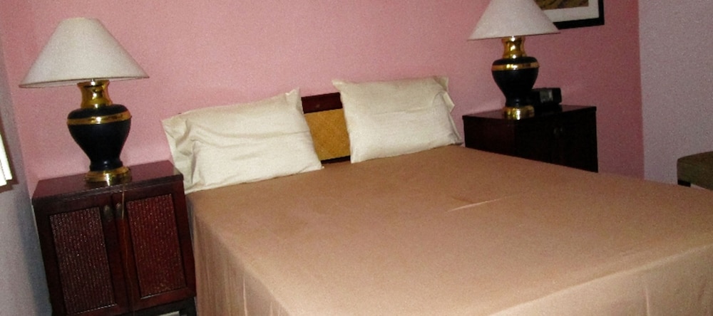 Family Room, 2 Queen Beds photo 3
