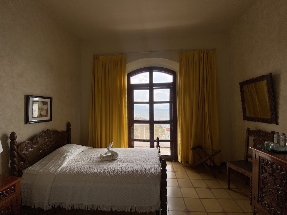 Double Room, 1 Double Bed, Lake View, Lakeside photo 1