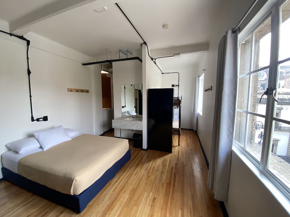 Private Queen size/bunk bed view of the zócalo photo 1