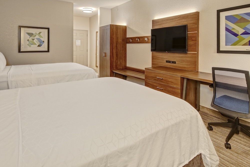 Standard Room, Accessible (Roll-In Shower) - Photo 2