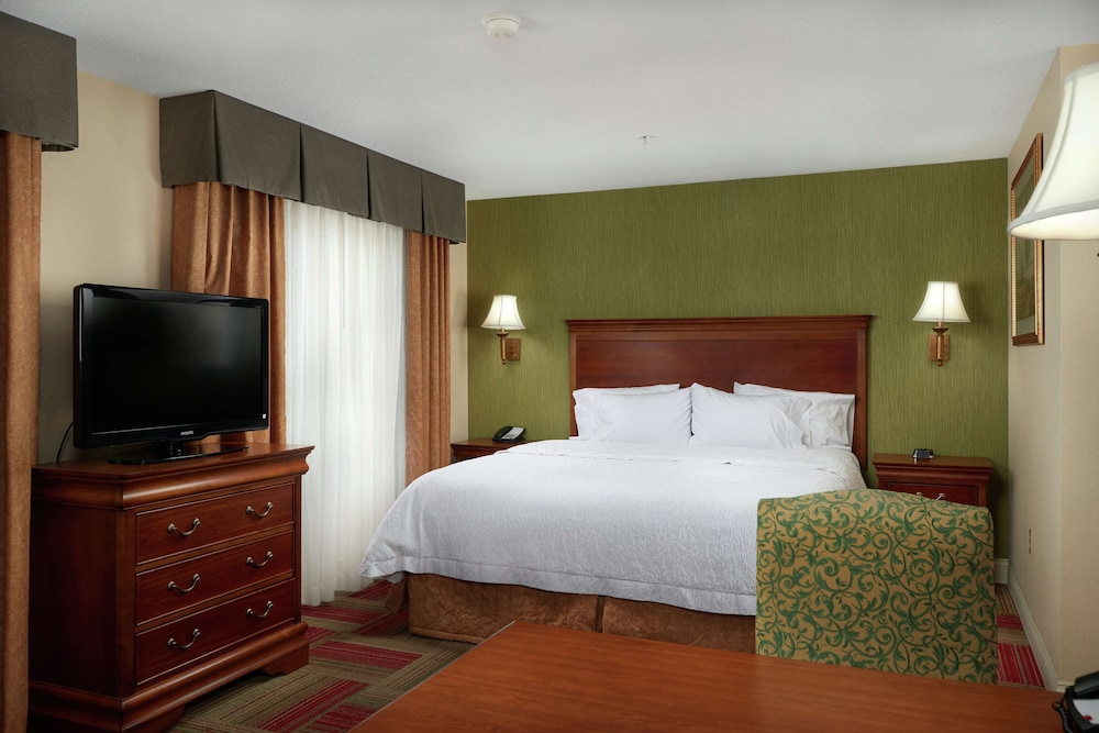 Suite, 1 King Bed, Accessible, Non Smoking photo 1