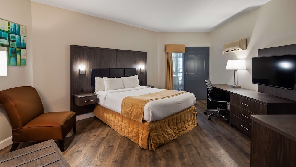 Standard Room, 1 Queen Bed, Non Smoking, Refrigerator