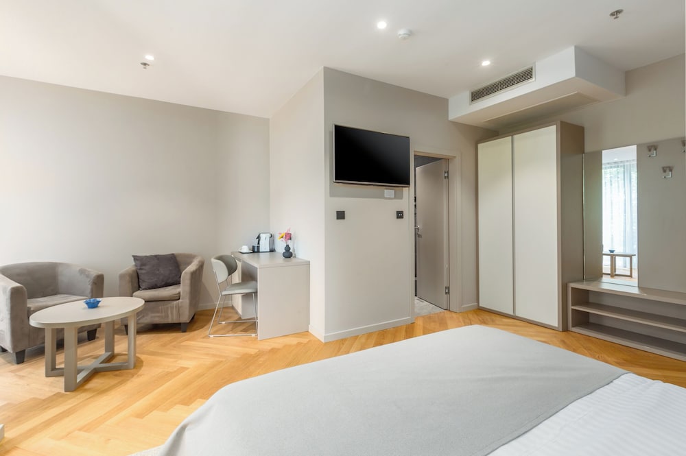 Double Room, Balcony, Garden View