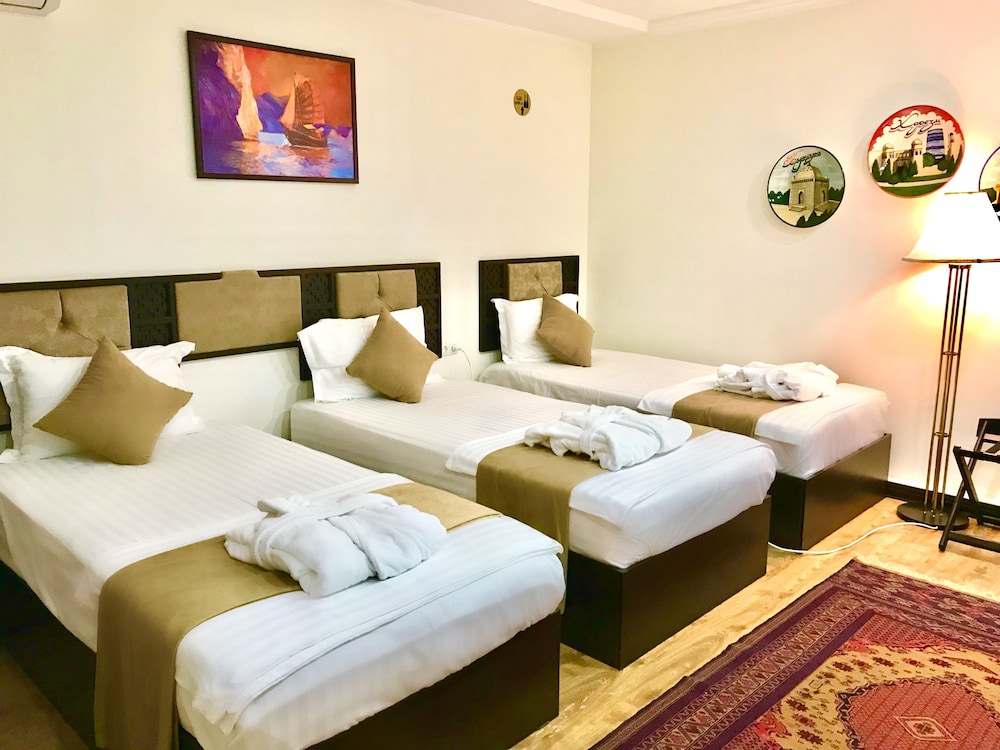 Deluxe Triple Room