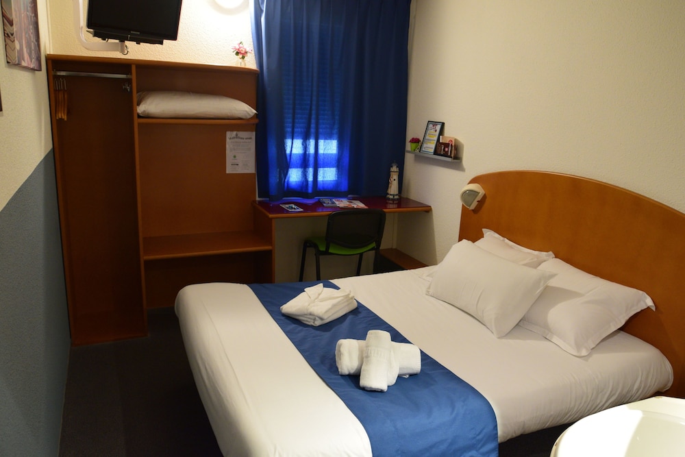 Standard Double Room photo 2
