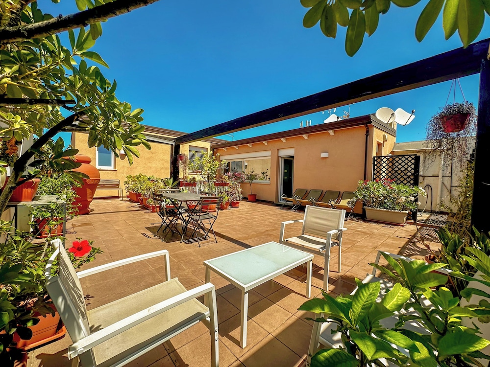 Panoramic Penthouse, 2 Bedrooms, 2 Bathrooms, Tower