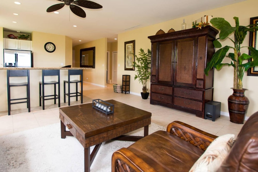 Condo, 3 Bedrooms, Mountain View