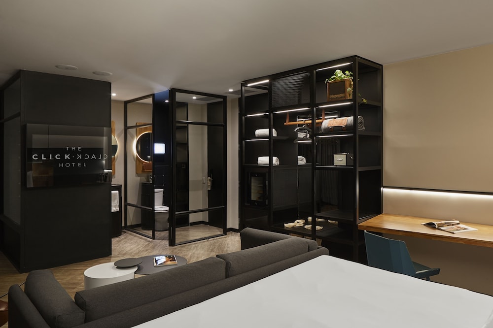 Suite (XL) - Photo 1