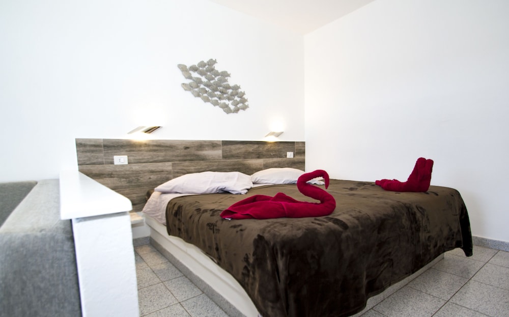 Habitación Doble con Vista a la Piscina (B)