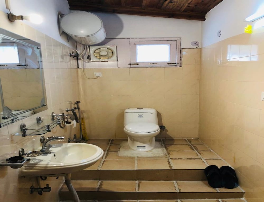 Swiss Chalet Rooms - Photo 2