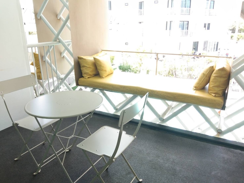 Deluxe Studio, Balcony, Pool View photo 3