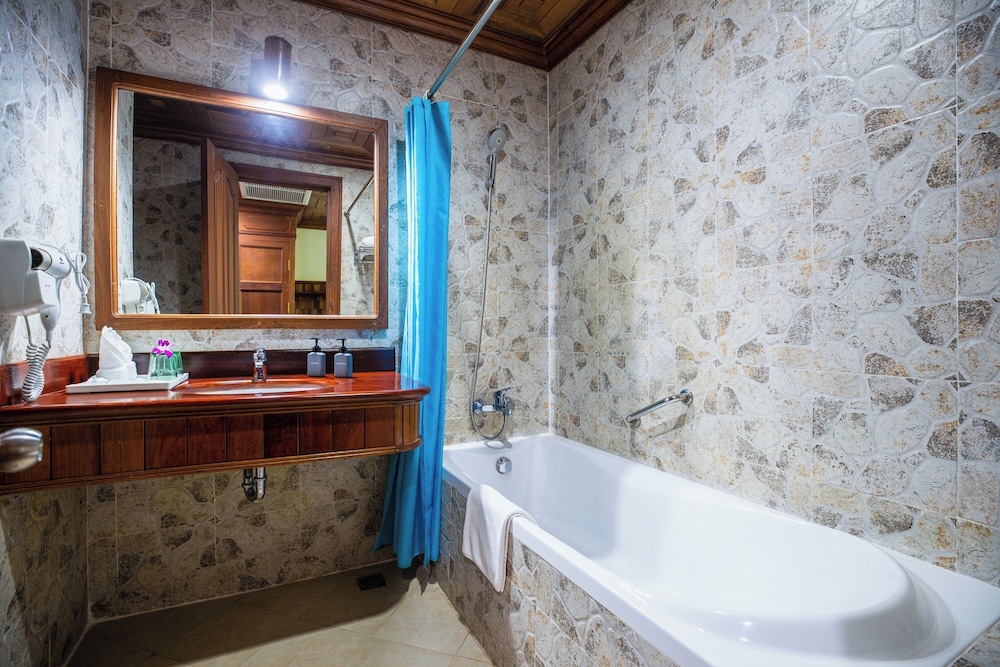 Deluxe Double with River View - Photo 10