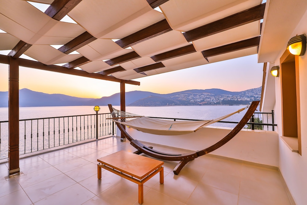 Deniz Manzarali Penthouse Dort Kisilik Oda photo 2