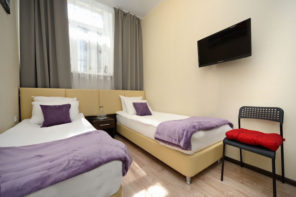 Basic Twin Room