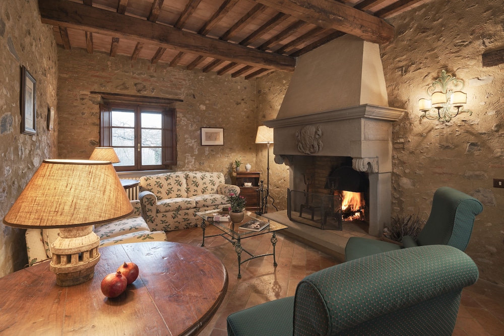 Exclusive House photo 1