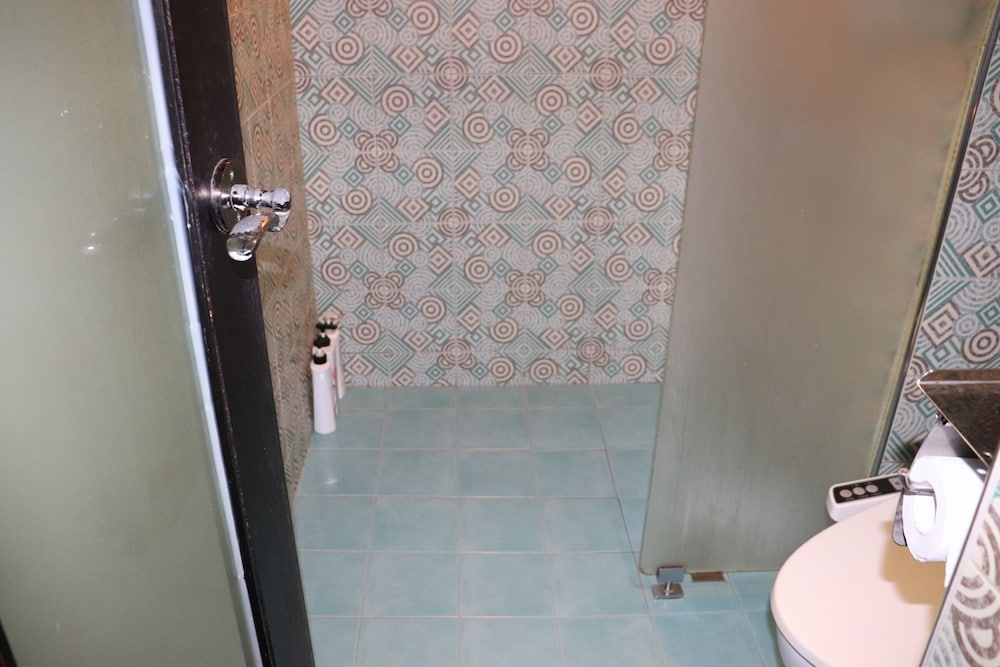 Standard Room - Photo 9
