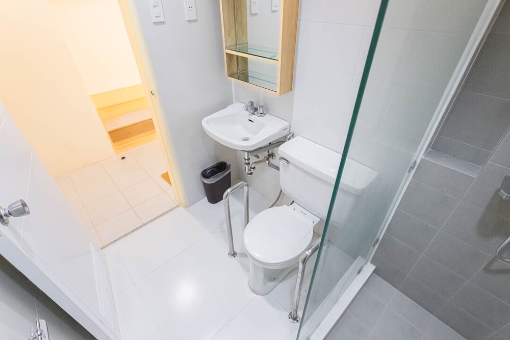 Family Studio, 2 Double Beds, City View photo 2