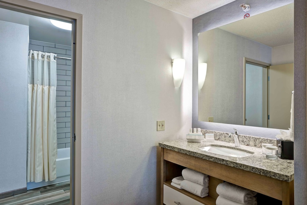 Suite, 1 King Bed with Sofa bed, City View - Photo 6