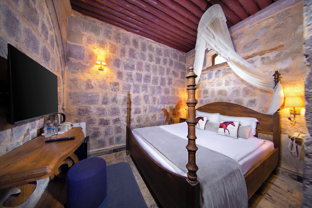 Quartos em Caverna Subterrânea com Jacuzzi