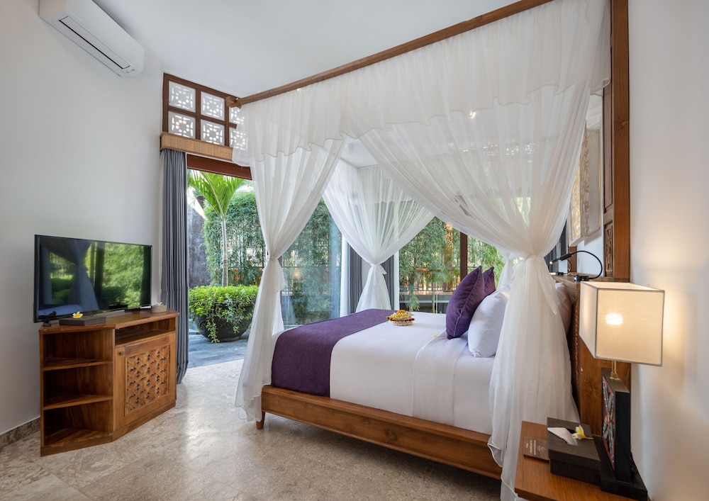 One Bedroom Suite - Photo 1