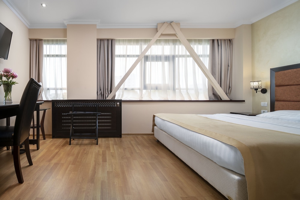 Deluxe Room - Photo 3