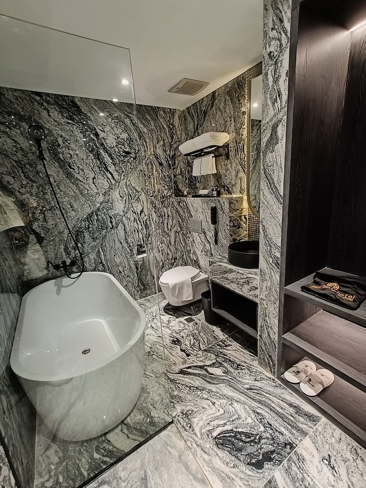 Royal Suite - Photo 2