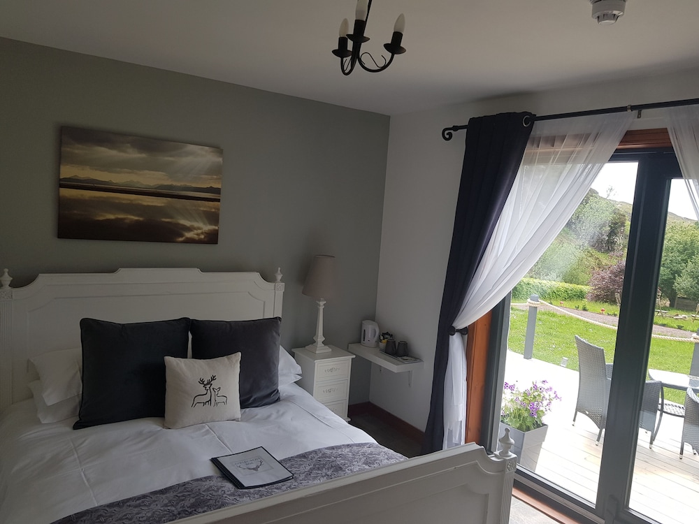 Double Room (Room 2 No pets) photo 1