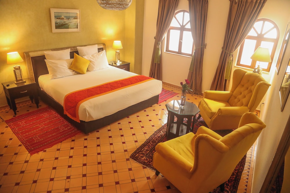 Superior Double or Twin Room - Photo 16